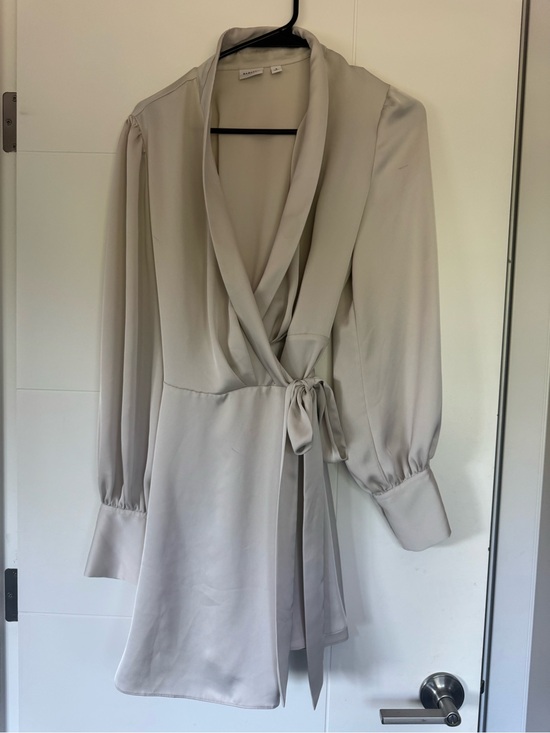 Babaton Dresses & Skirts - Aritzia Cream Wrap-Style Long
Sleeve Mini Dress